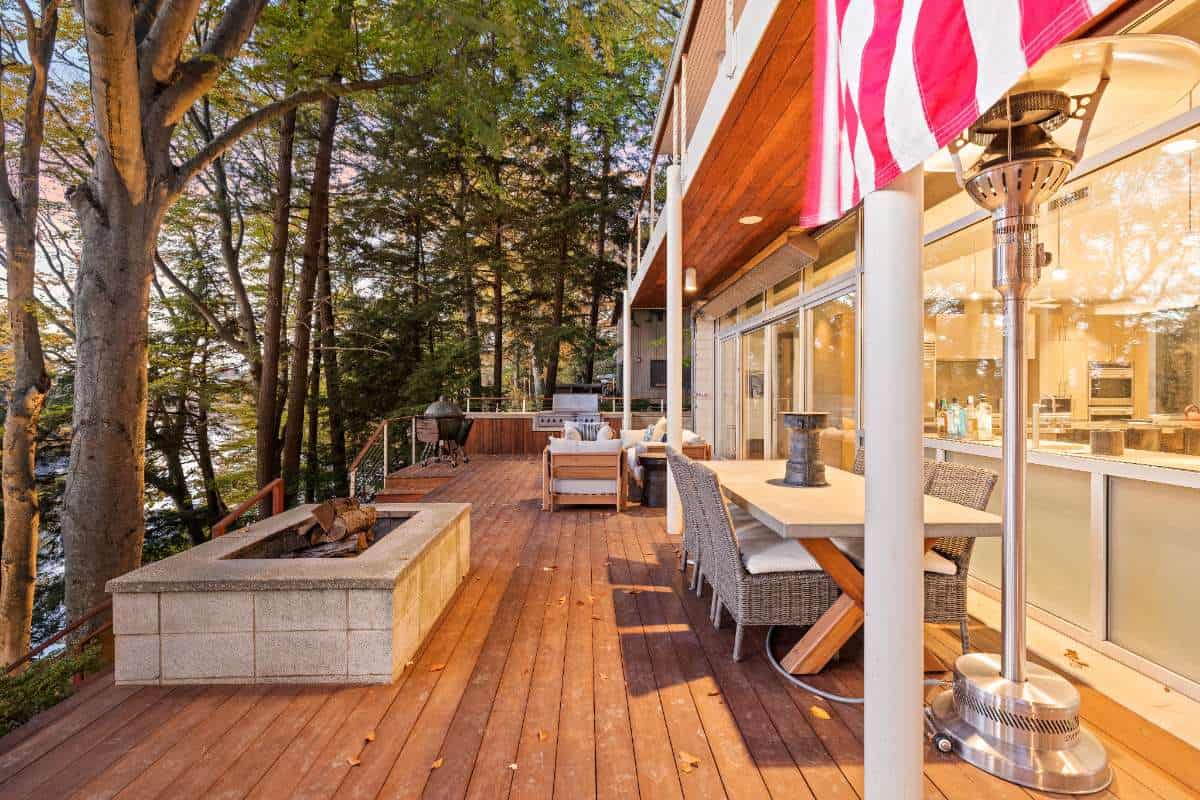 3470 Riverside Drive Saugatuck MI