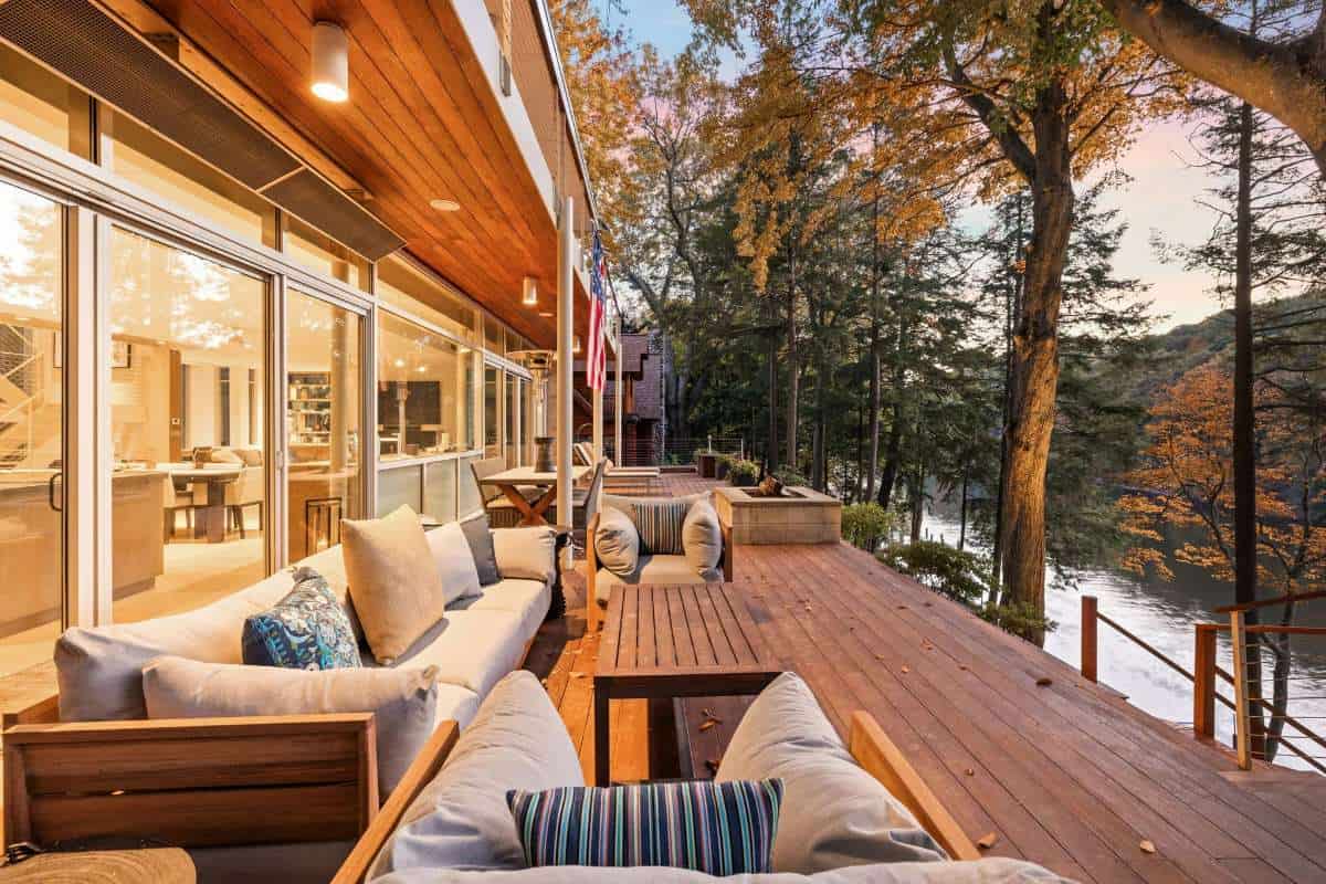 3470 Riverside Drive Saugatuck MI