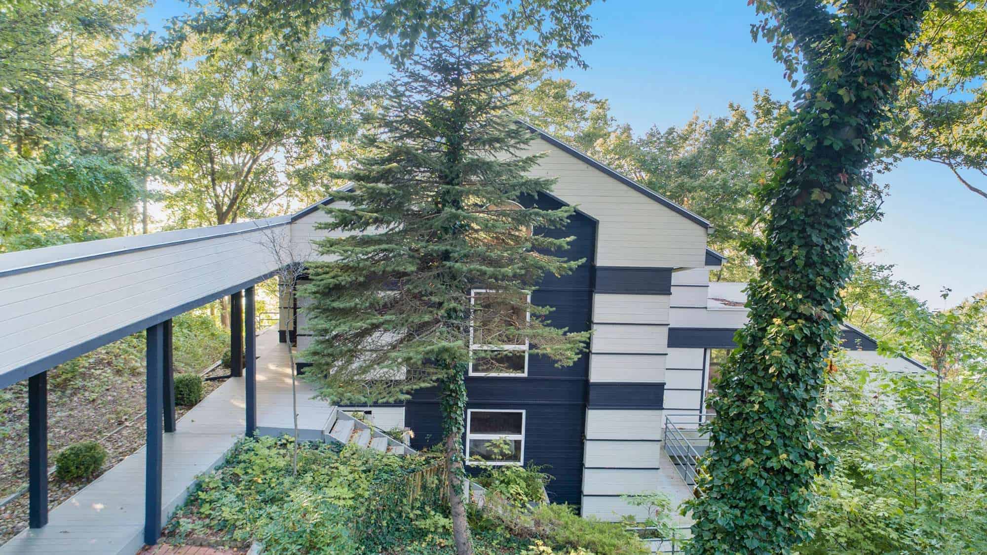 41564 Wilderness Dunes Lane Covert MI