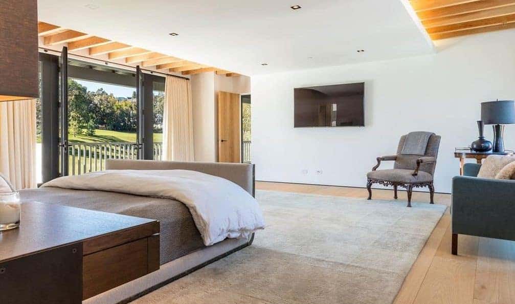 121 Udine Way Los Angeles CA 90077