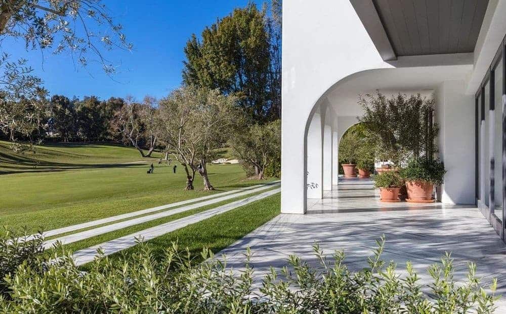 121 Udine Way Los Angeles CA 90077