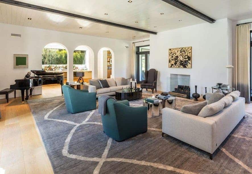 121 Udine Way Los Angeles CA 90077