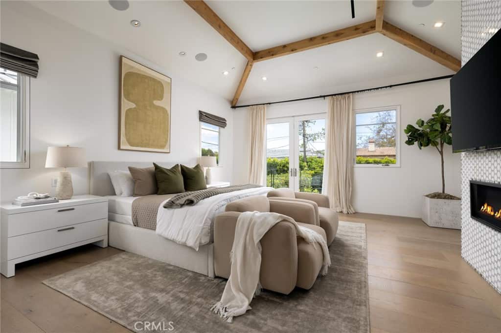 12626 Hortense Street Studio City CA 91604