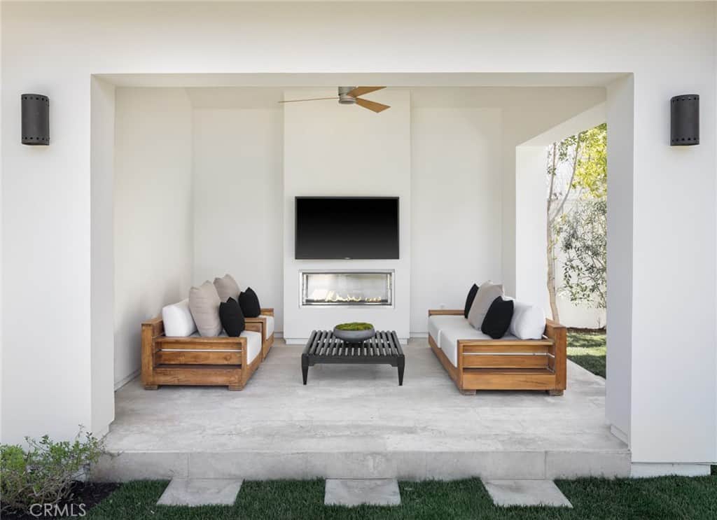 12626 Hortense Street Studio City CA 91604