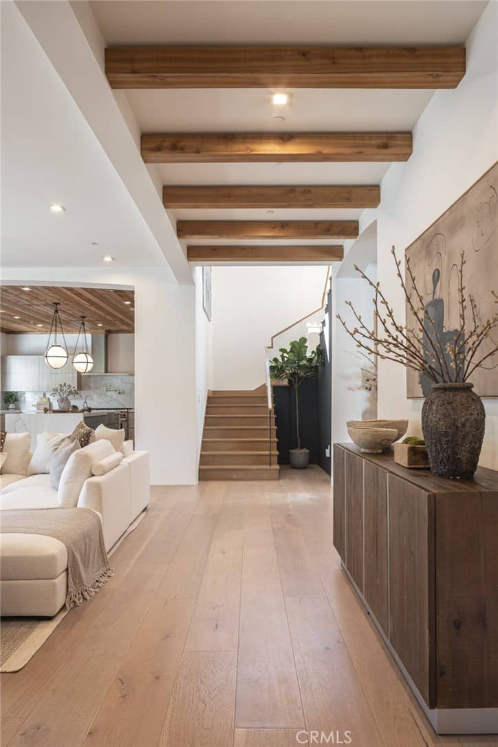 12626 Hortense Street Studio City CA 91604