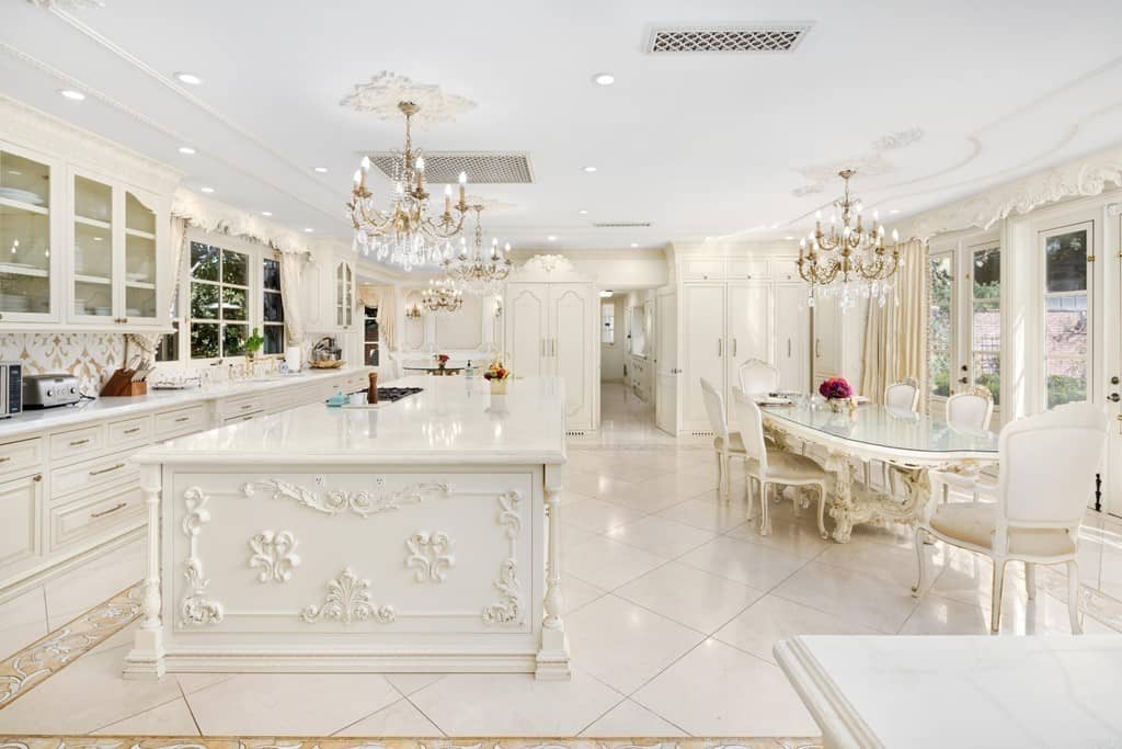 7007 Country Club Drive La Jolla CA 92037