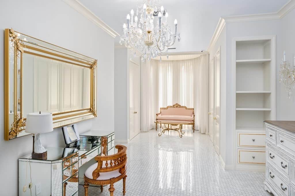 7007 Country Club Drive La Jolla CA 92037