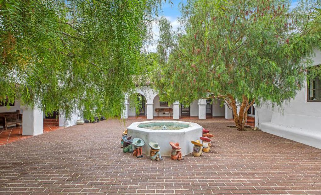 820 N Roxbury Drive Beverly Hills CA 90210