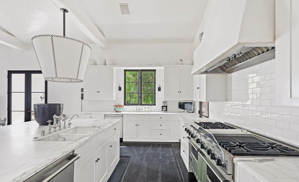 820 N Roxbury Drive Beverly Hills CA 90210
