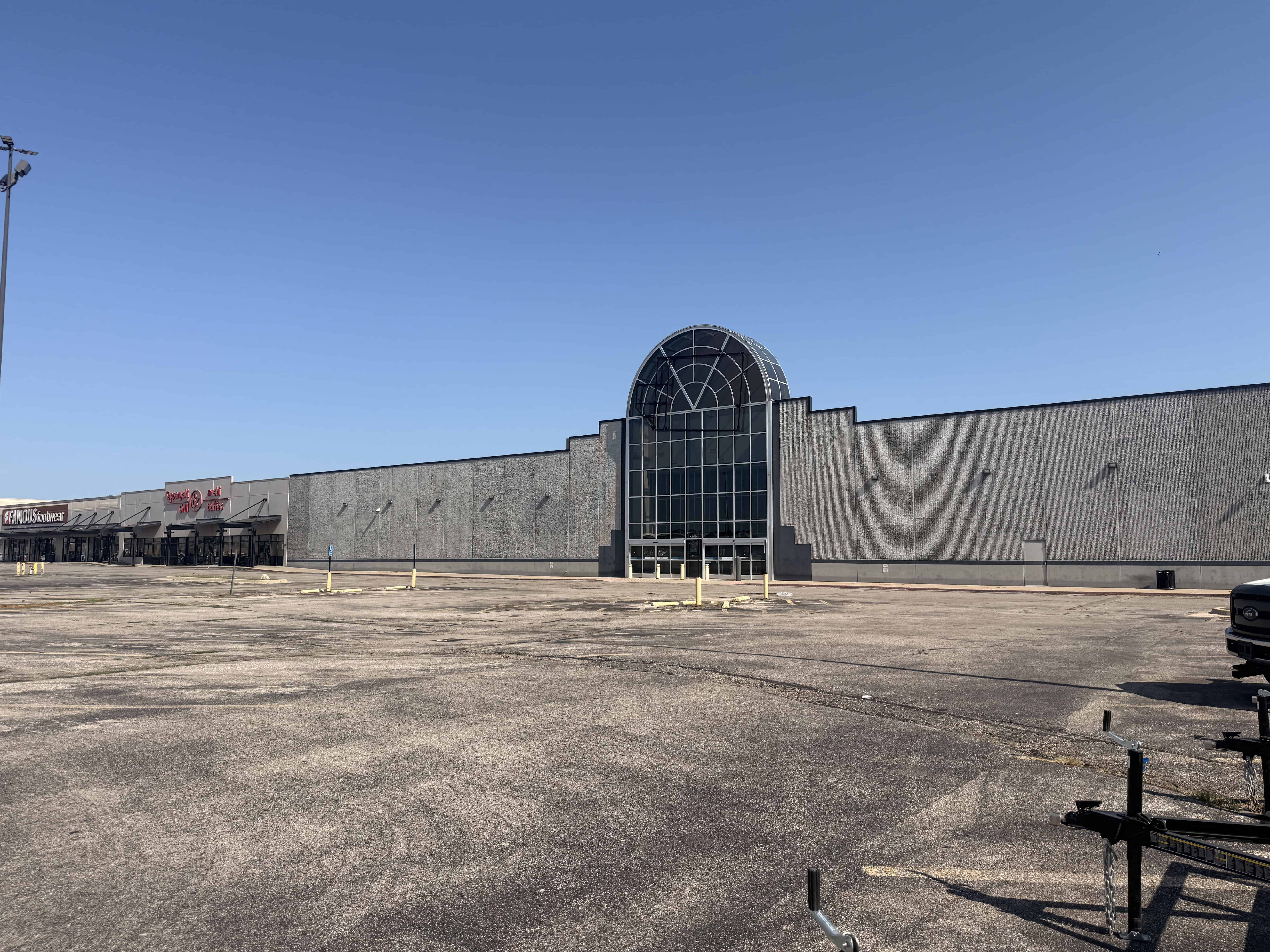 6700 W Kellogg Drive Wichita KS 67209