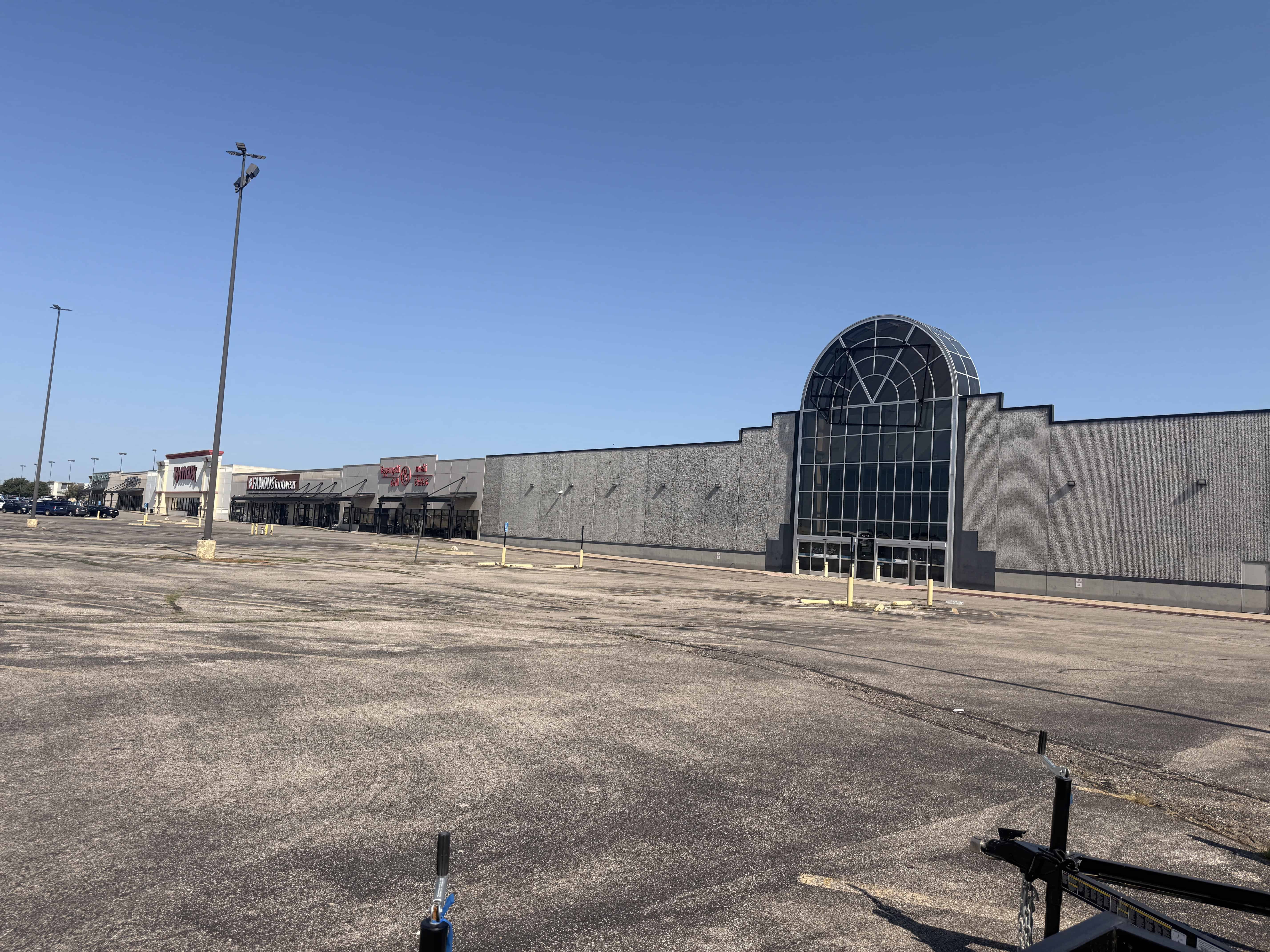 6700 W Kellogg Drive Wichita KS 67209