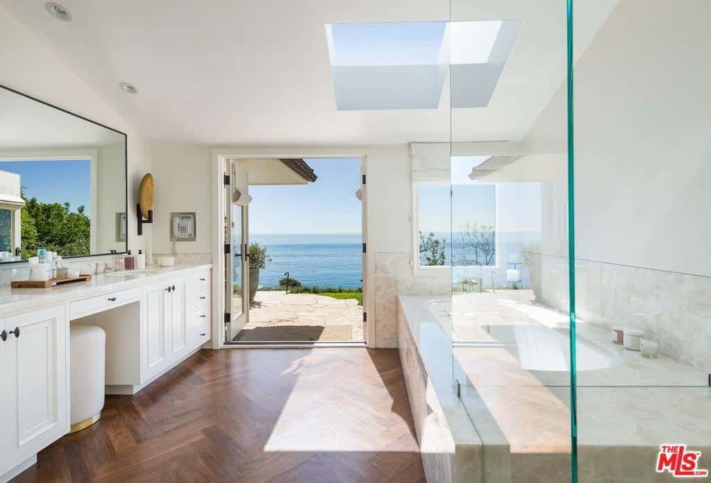 27560 Pacific Coast Hwy, Malibu CA 90265