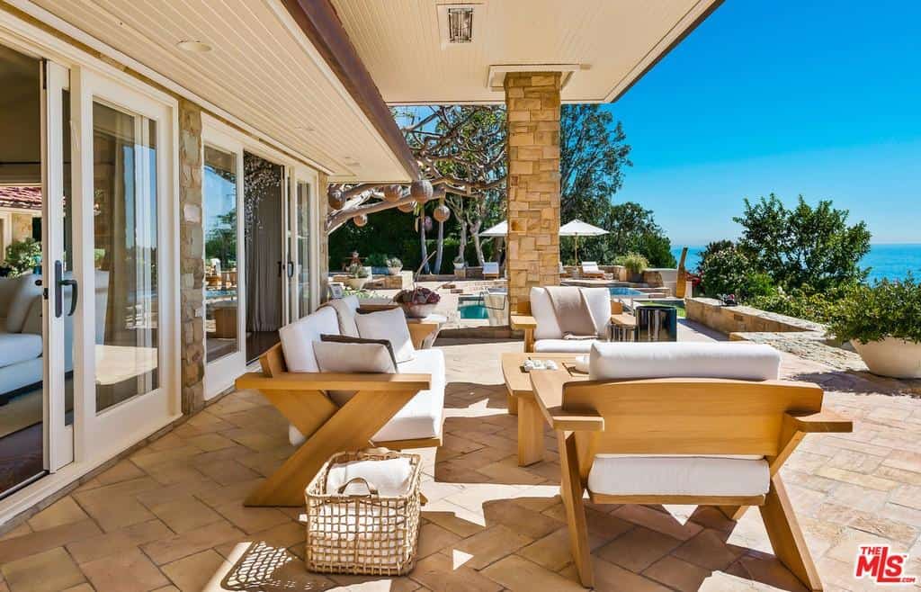 27560 Pacific Coast Hwy, Malibu CA 90265