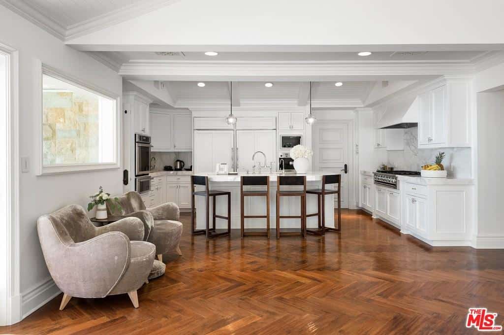27560 Pacific Coast Hwy, Malibu CA 90265