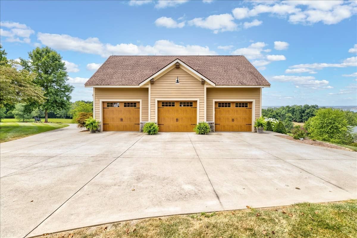 30 Bass Court Whitesville KY 42378