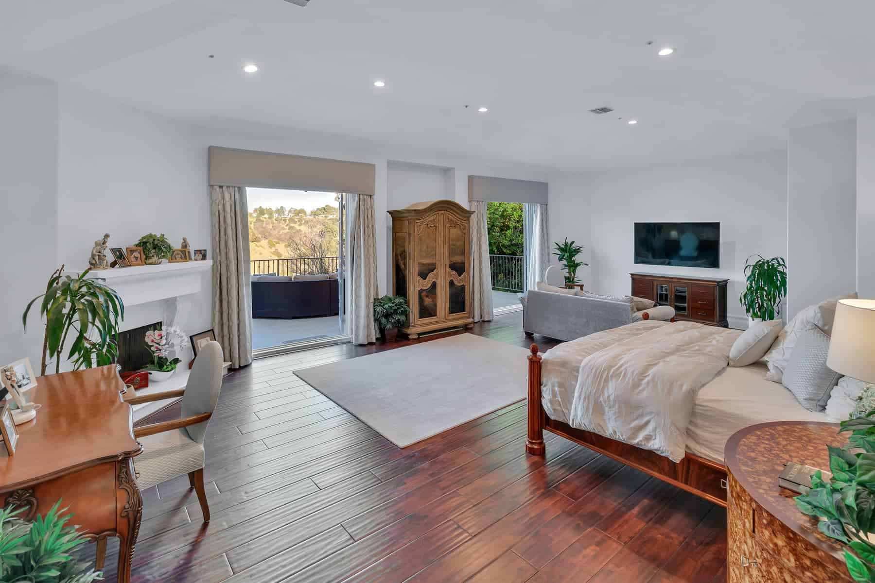2286 Worthing Lane Bel Air Crest CA 90077
