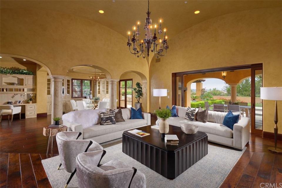 51 Echo Glen Irvine CA 92603