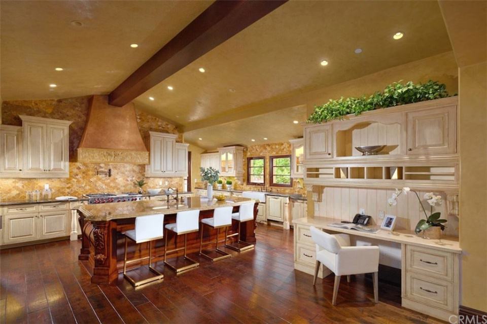 51 Echo Glen Irvine CA 92603