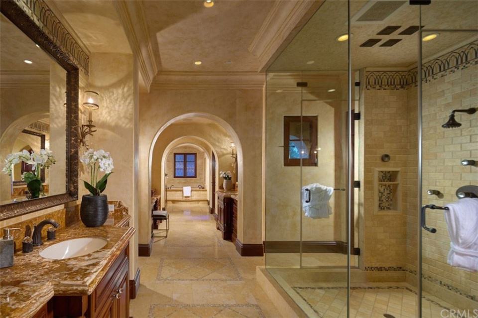 51 Echo Glen Irvine CA 92603