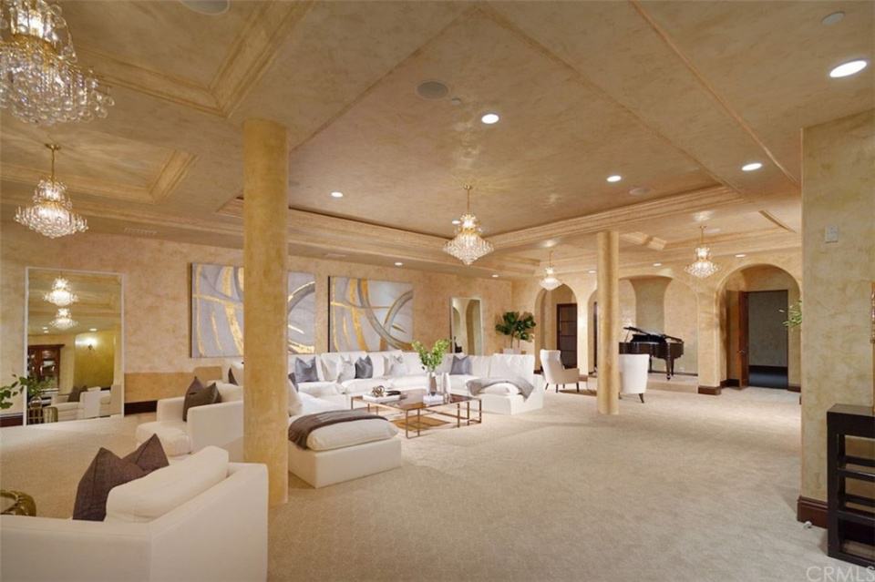 51 Echo Glen Irvine CA 92603