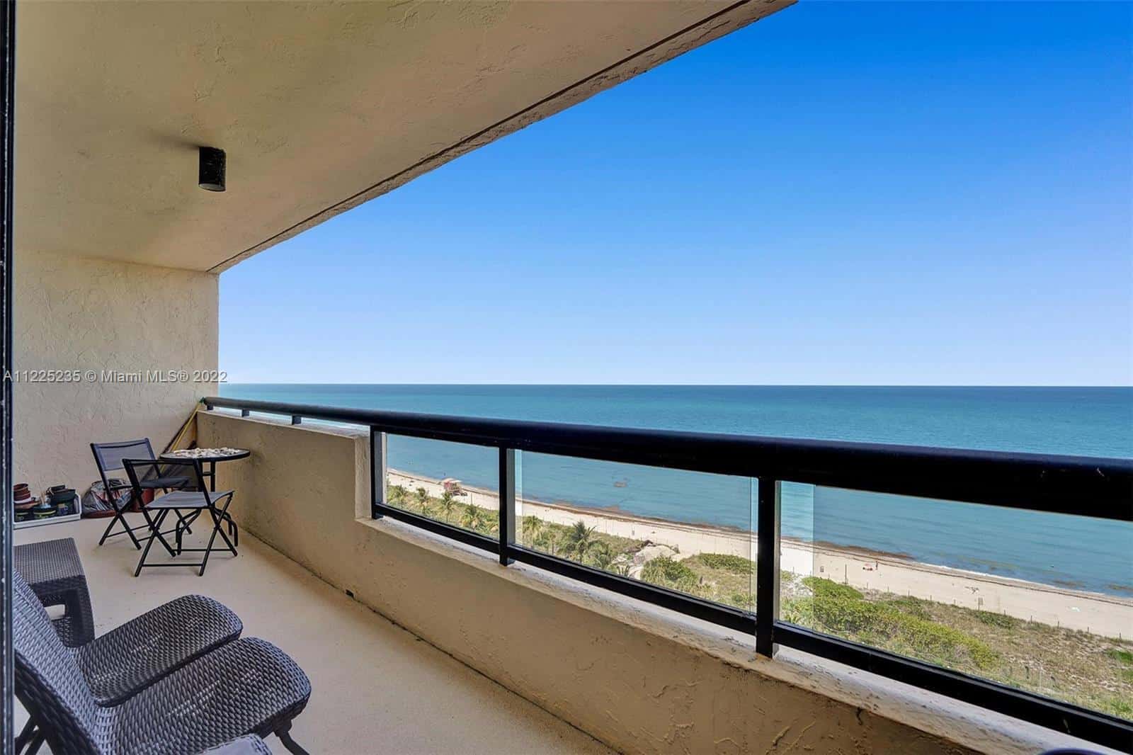 2555 Collins Avenue Miami Beach FL 33140