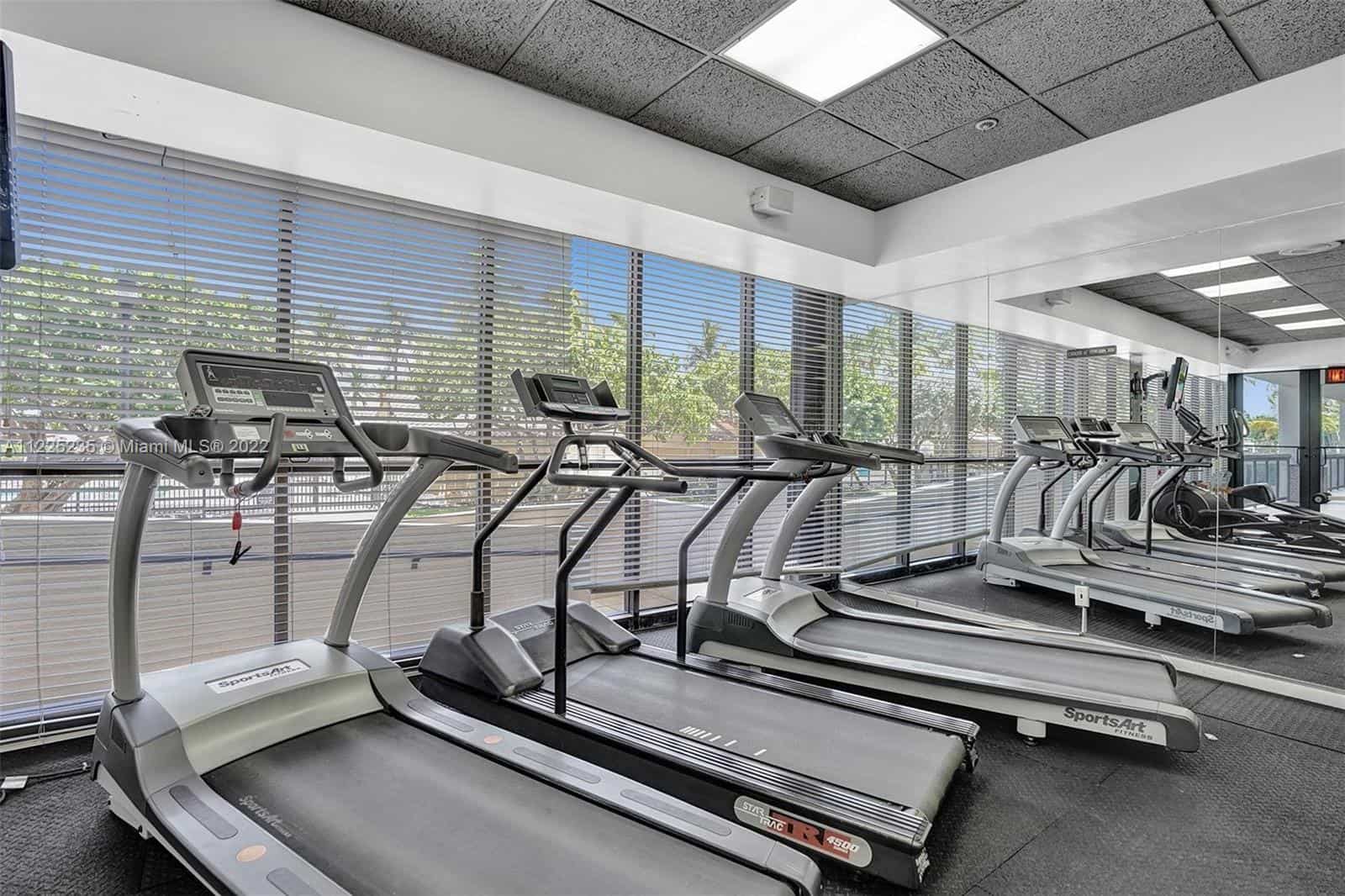 2555 Collins Avenue Miami Beach FL 33140