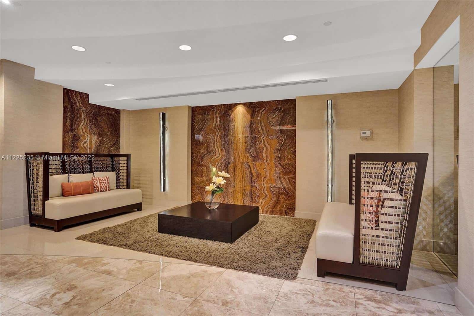2555 Collins Avenue Miami Beach FL 33140