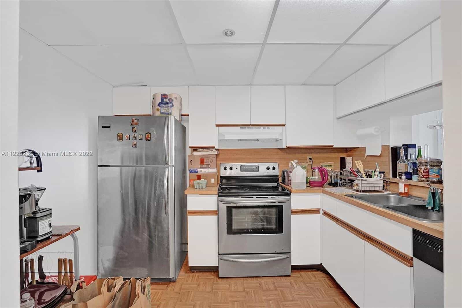 2555 Collins Avenue Miami Beach FL 33140