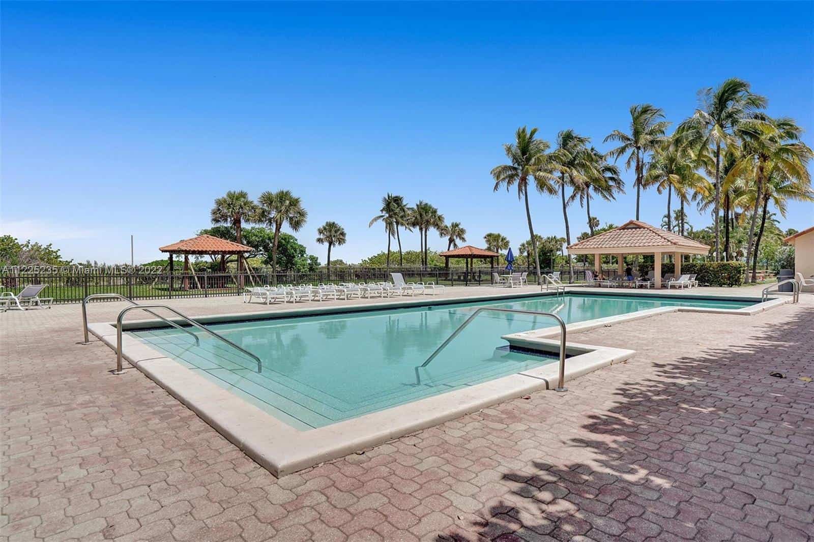 2555 Collins Avenue Miami Beach FL 33140