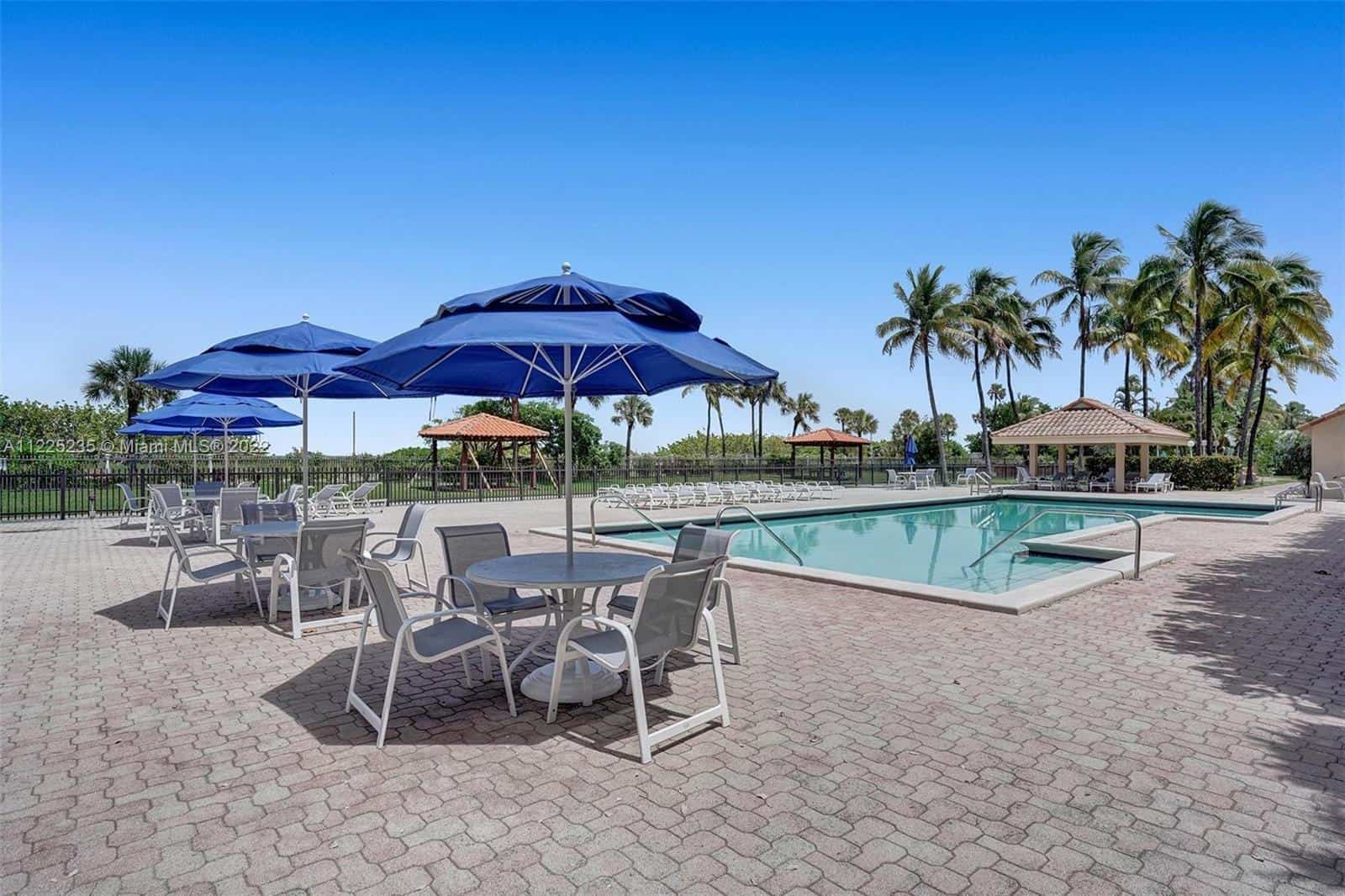 2555 Collins Avenue Miami Beach FL 33140