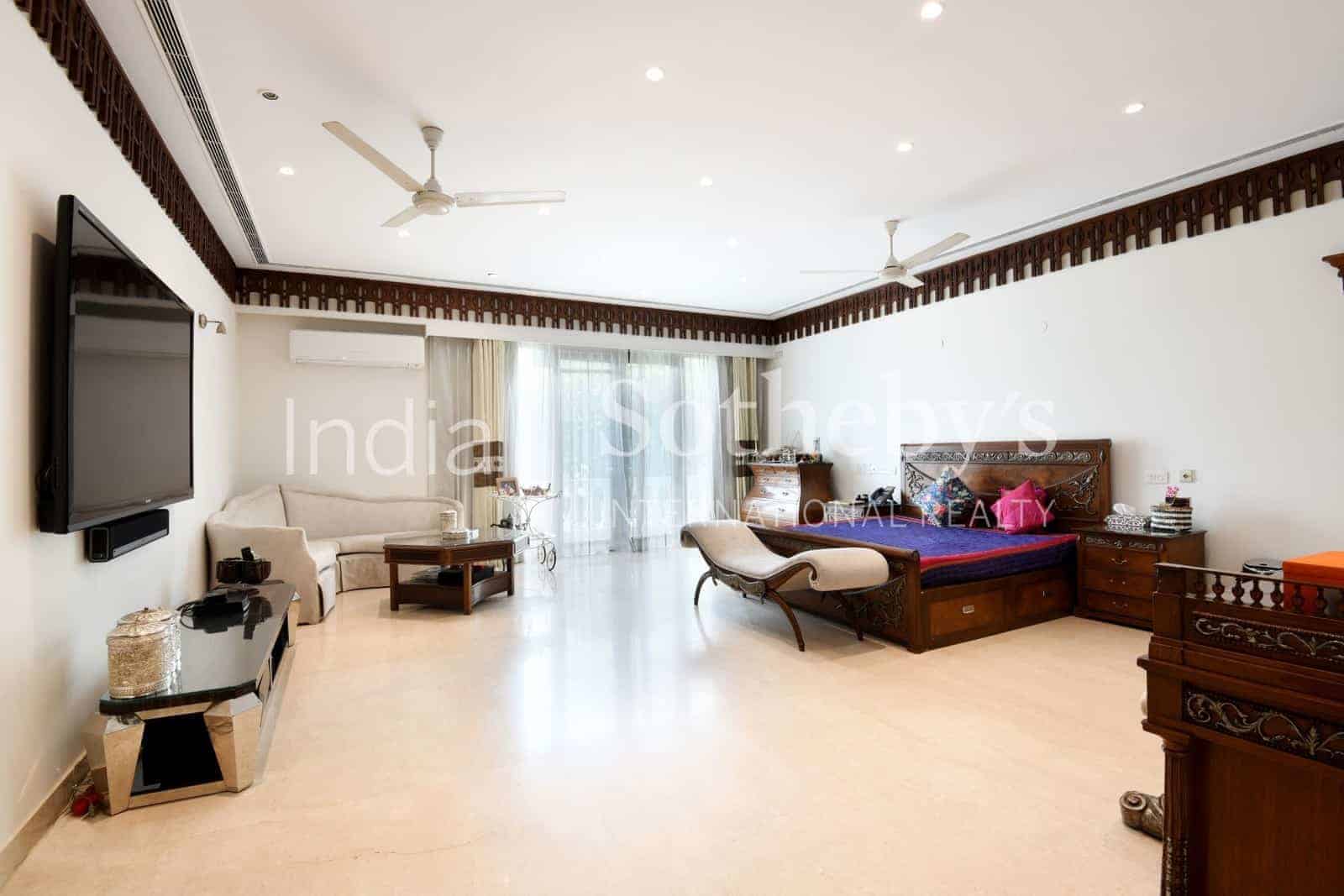 Block G, Sri Niwaspuri New Delhi IN 110065