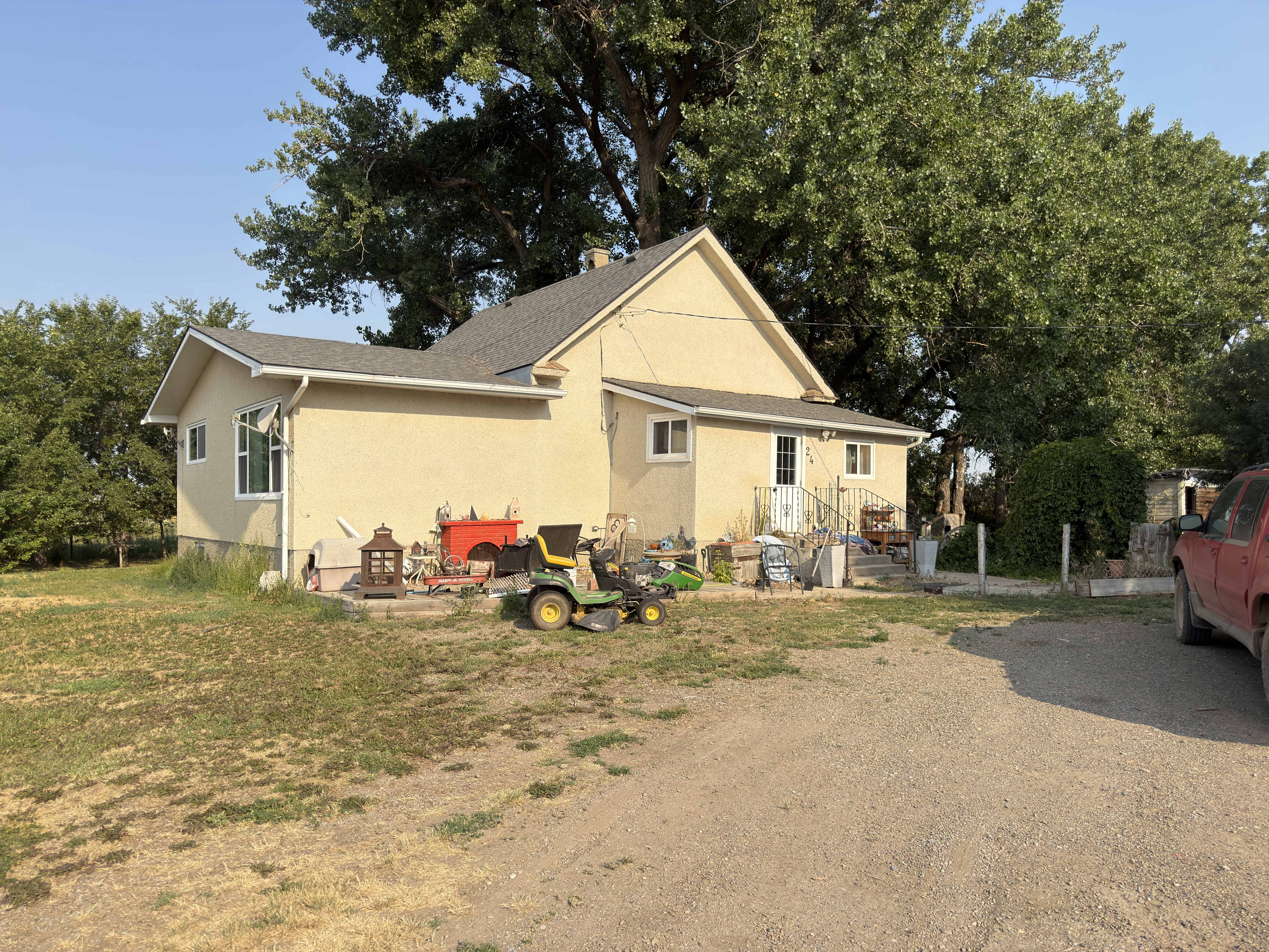 Nr 24 -213032 Township Road 94 Lethbridge County AB T1J 5R2