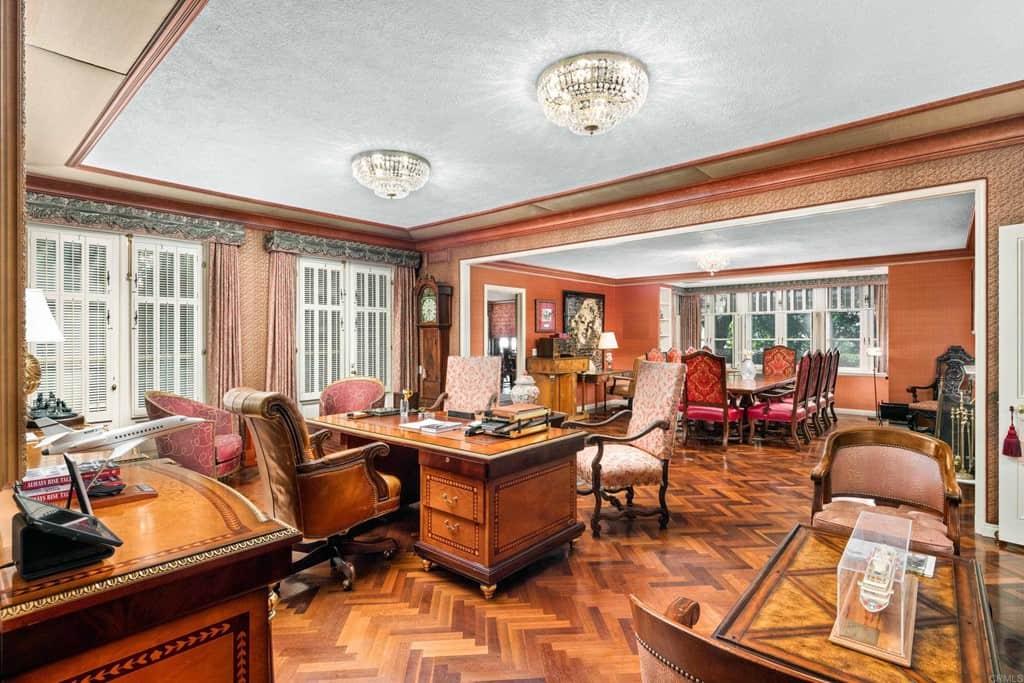7007 Country Club Drive La Jolla CA 92037