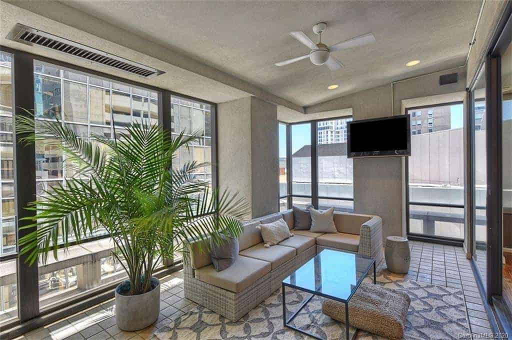 139 S Tryon Street Apt 5b Charlotte NC 28202