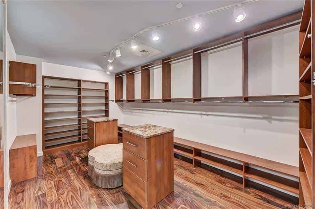 139 S Tryon Street Apt 5b Charlotte NC 28202