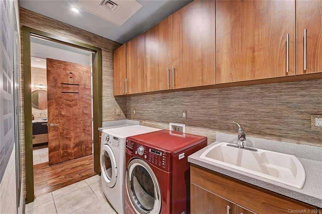 139 S Tryon Street Apt 5b Charlotte NC 28202