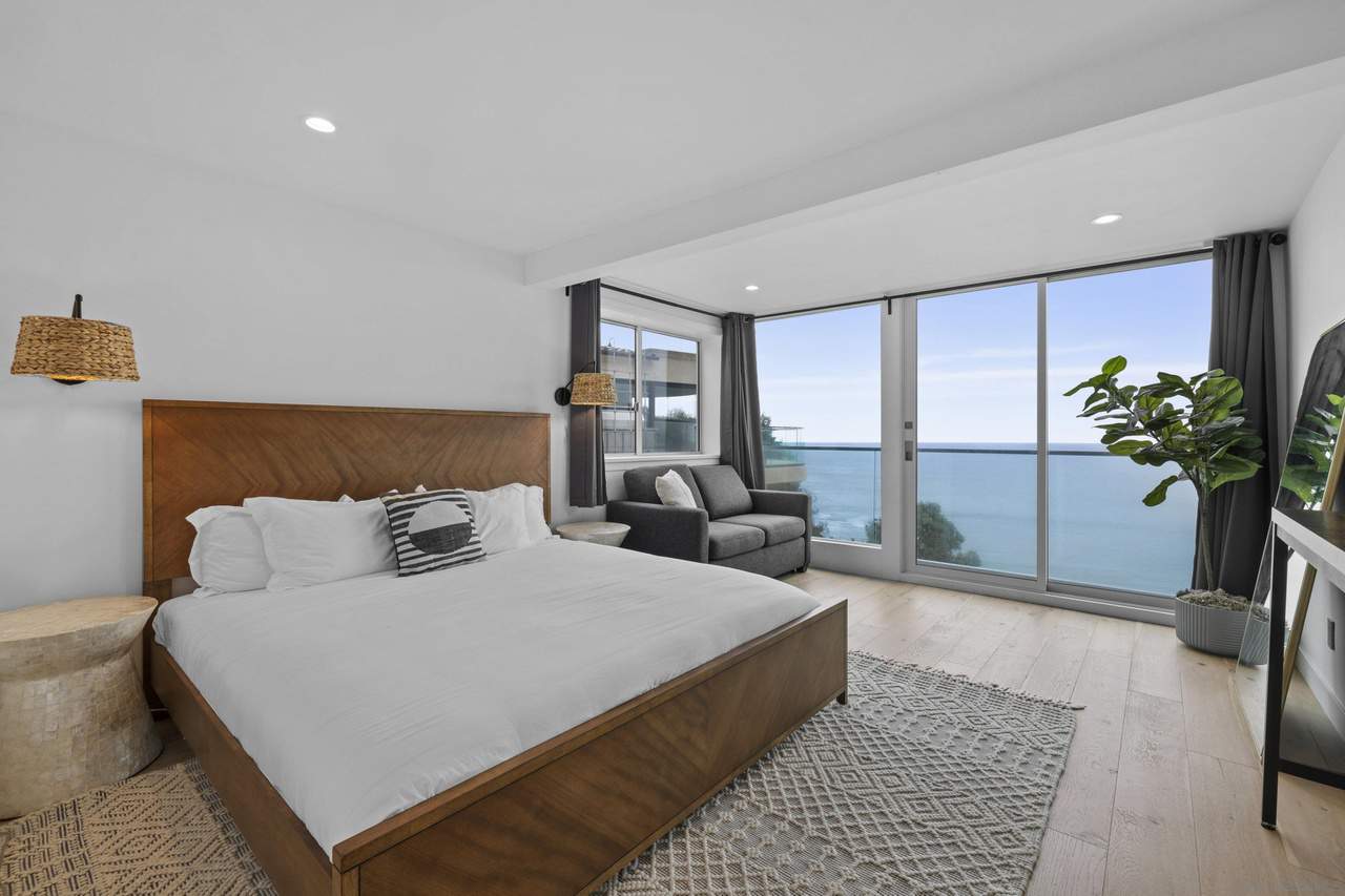 1624 Torrey Pines Road La Jolla CA 92037