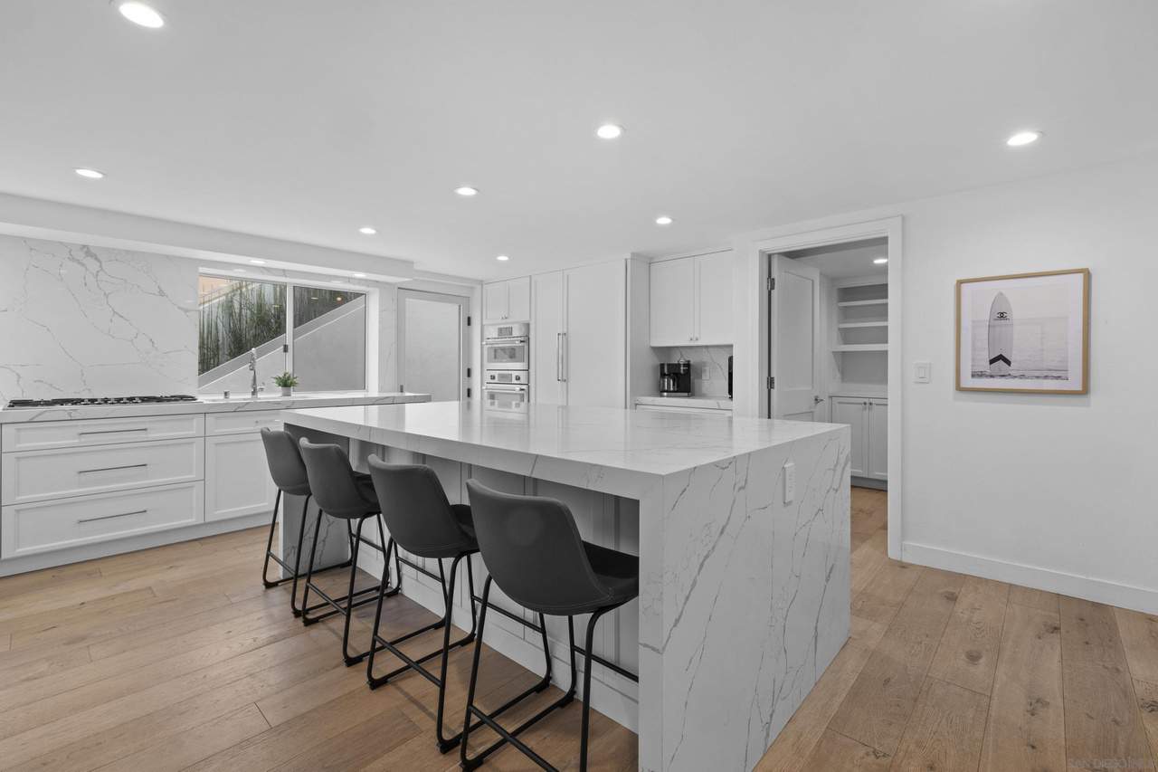 1624 Torrey Pines Road La Jolla CA 92037