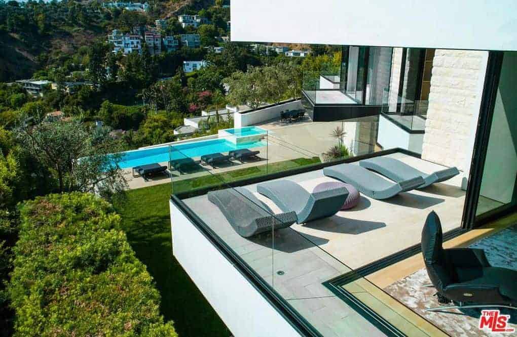9133 Oriole Way Los Angeles CA 90069