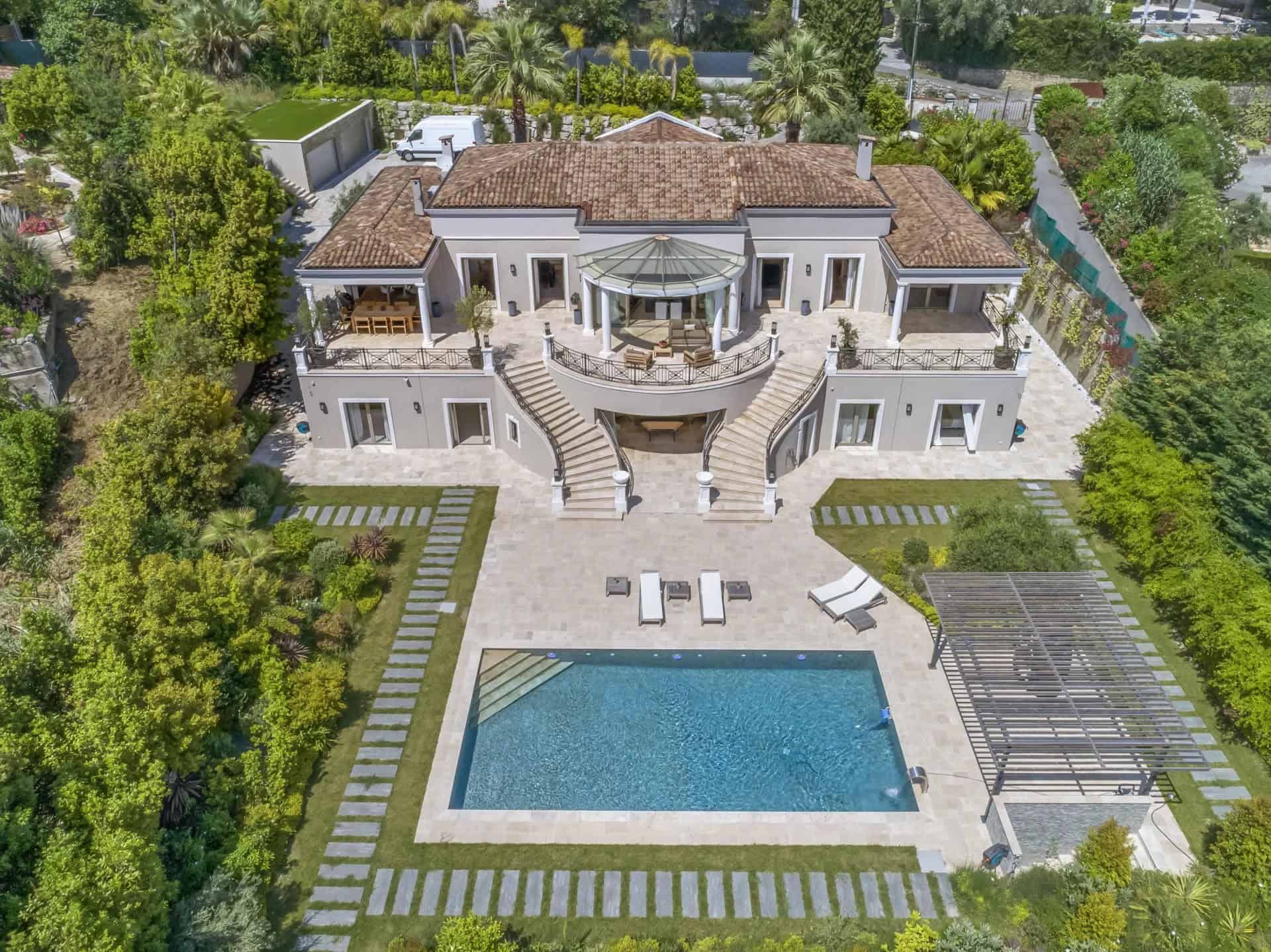 mougins