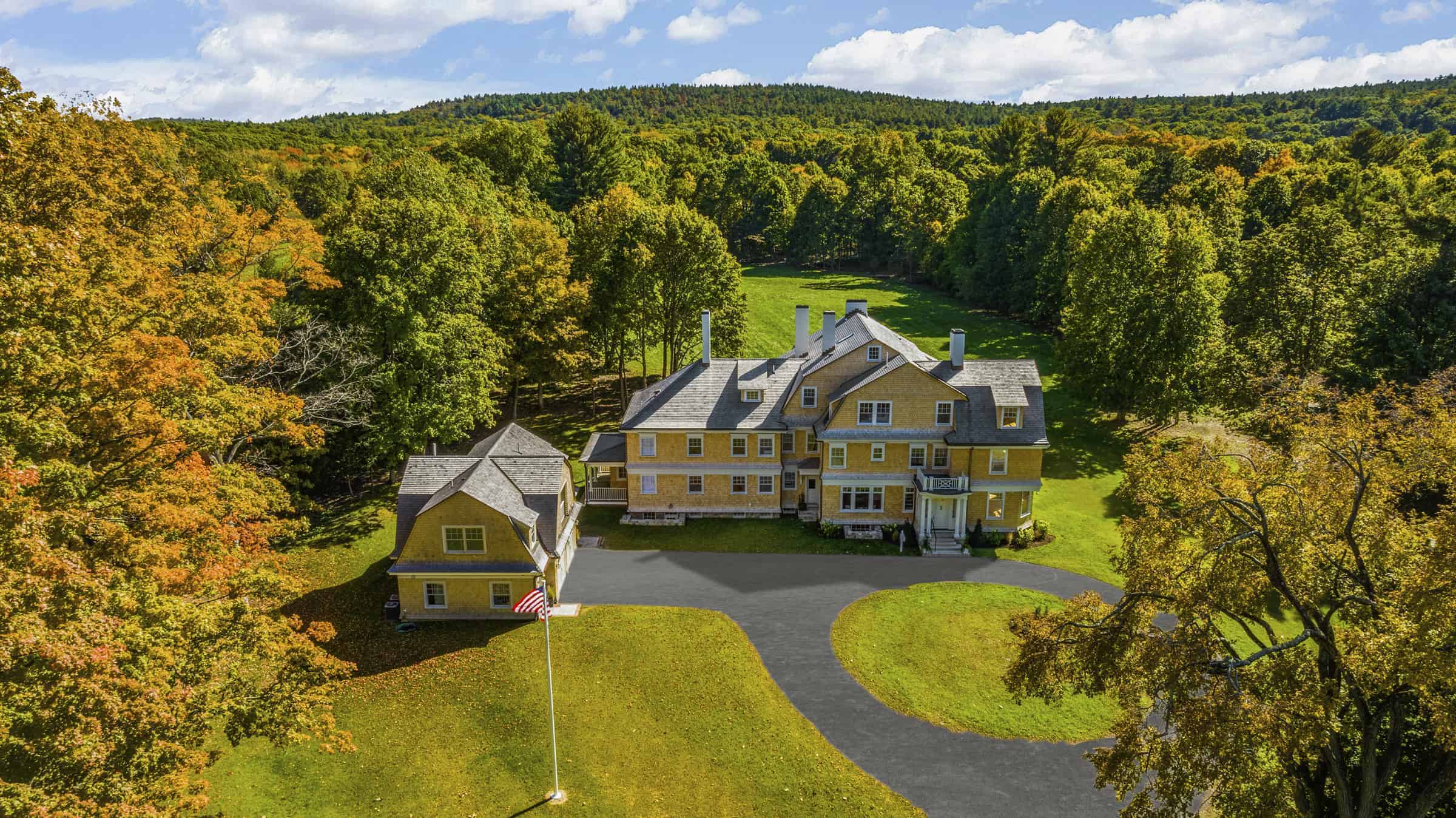 1452 Canton Avenue, Milton, MA 02186