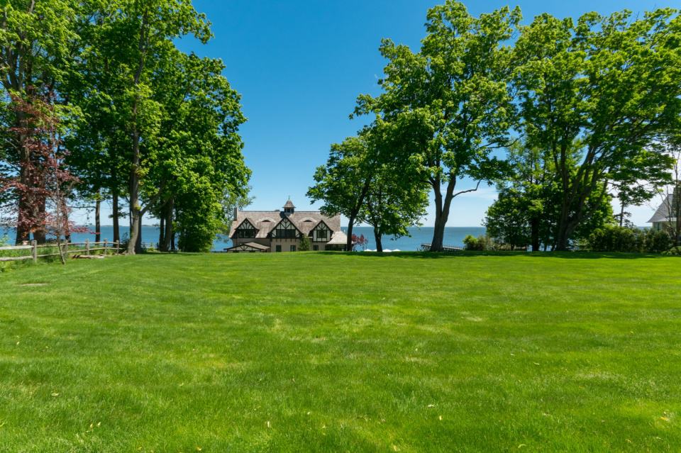 Darien CT