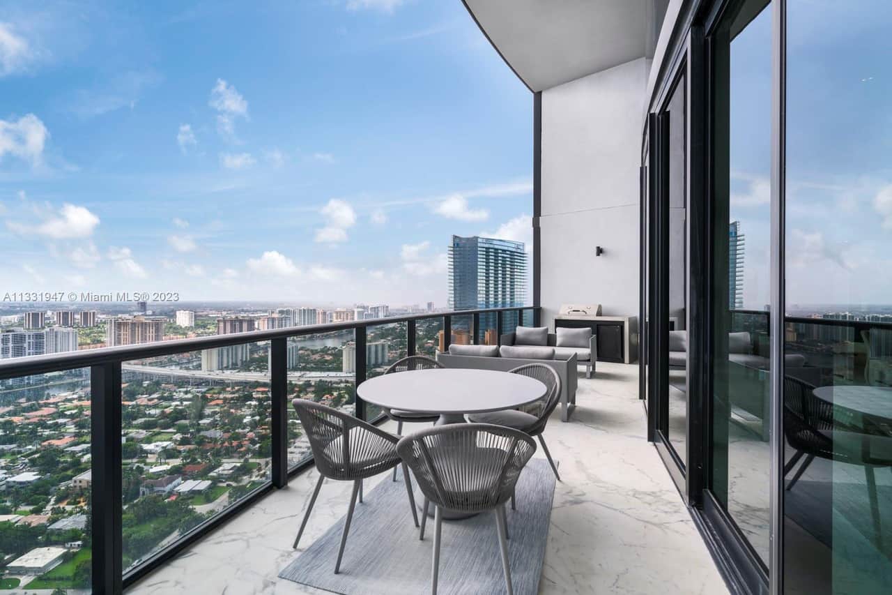 4204/18555 Collins Avenue Sunny Isles Beach FL 33160