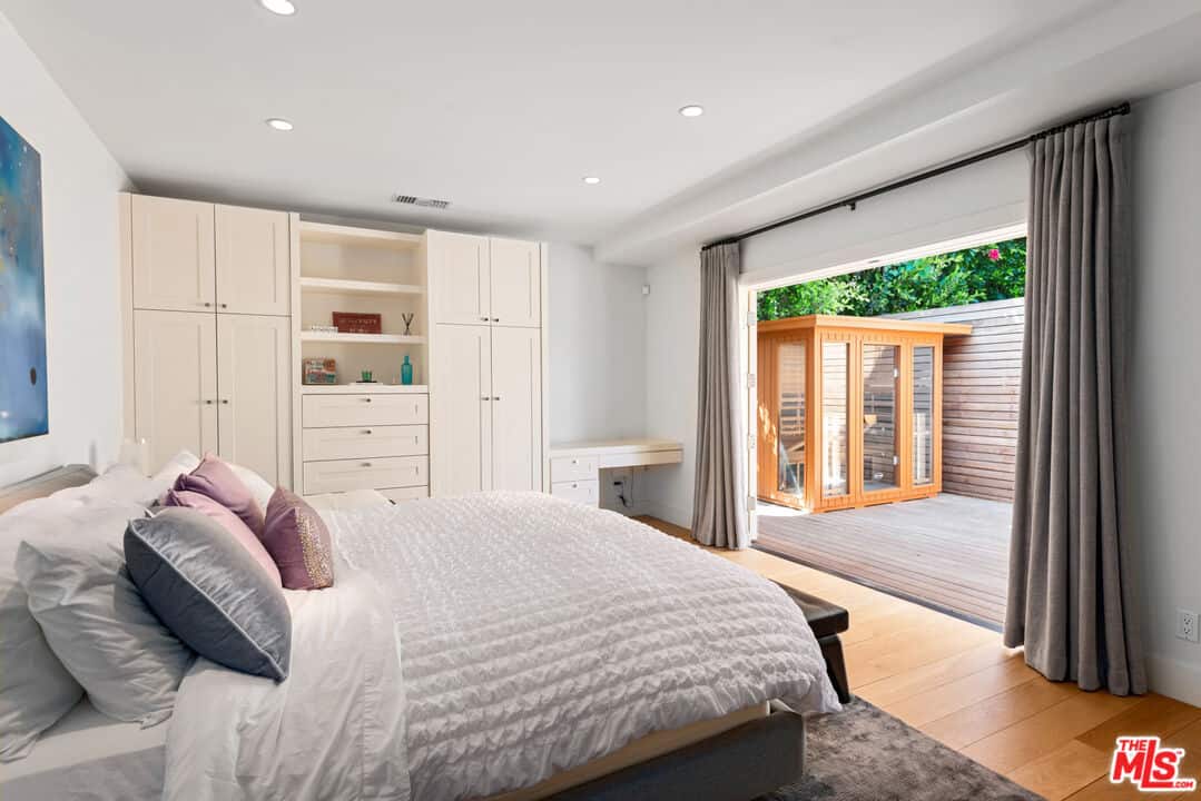 6453 Guernsey Avenue Malibu CA 90265