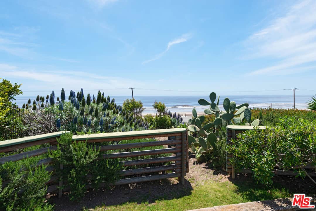 6453 Guernsey Avenue Malibu CA 90265