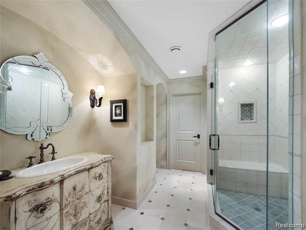 2756 Turtle Bluff Drive Bloomfield Hills MI 48302