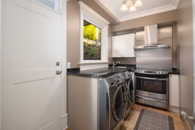 2291 Orchard West Vancouver BC V7V 4X6