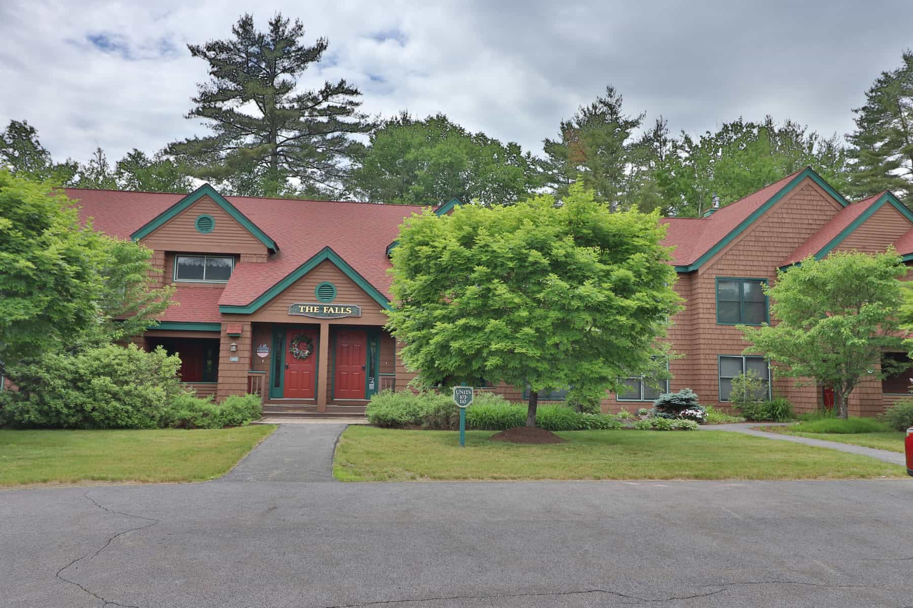 152 Deer Park Drive Woodstock NH 03262