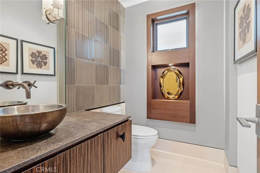 2826 The Strand Hermosa Beach CA 90254