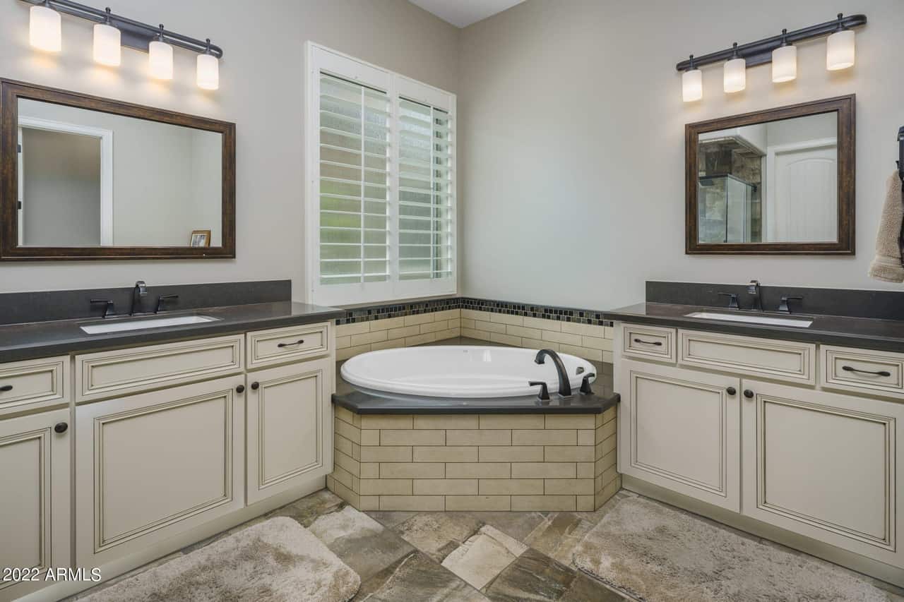 1365 E Copper Hollow San Tan Valley AZ 85140